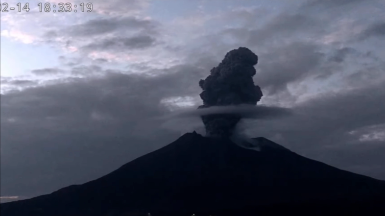 日本最活跃的火山喷发5千米，附近住着60万人，预警系统能救命