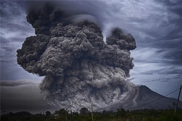 梦见天塌地陷：天塌国大凶，地陷患妻忧