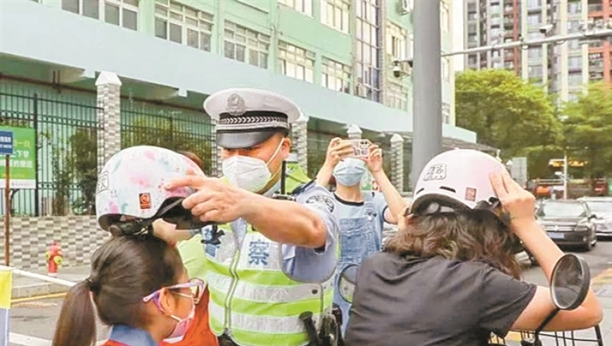 深圳交警警示：家长和学生请注意，这6种电动自行车行为极其危险。