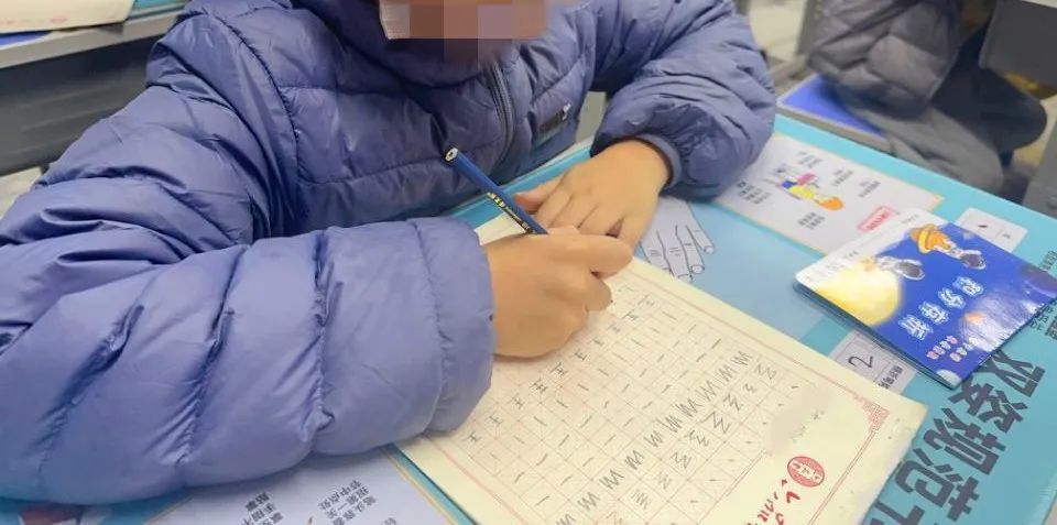 有一个写字丑的娃是什么体验？连数学老师都看不下去了！