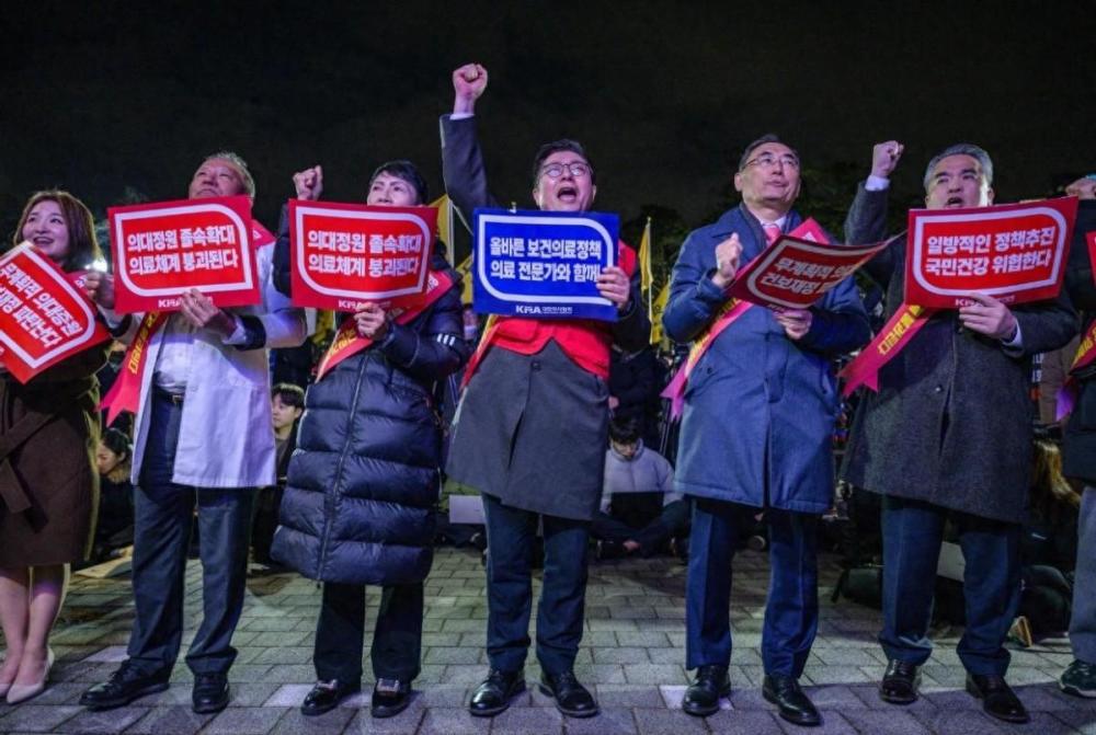 韩国总统尹锡悦，又摊上大事儿了