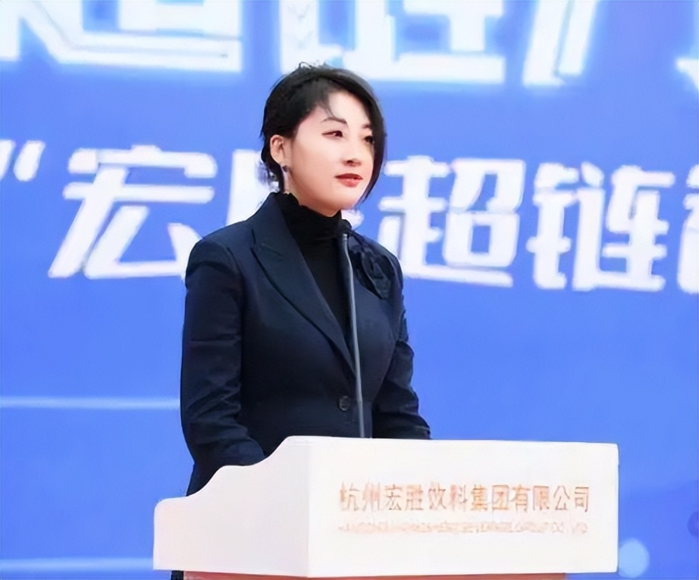 宗馥莉：“抛弃”王力宏，拒绝王思聪，却在父亲离世后被一众“捞男”求婚，她该如何是好？