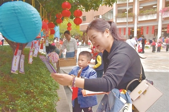 正月里，广府庙会活动接二连三开进幼儿园，让孩子们偶遇“失落”的民俗