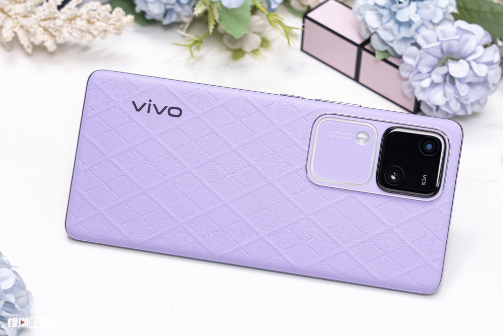 vivo S18菱紫图赏：高级时尚配色，尽显独立绽放的生机