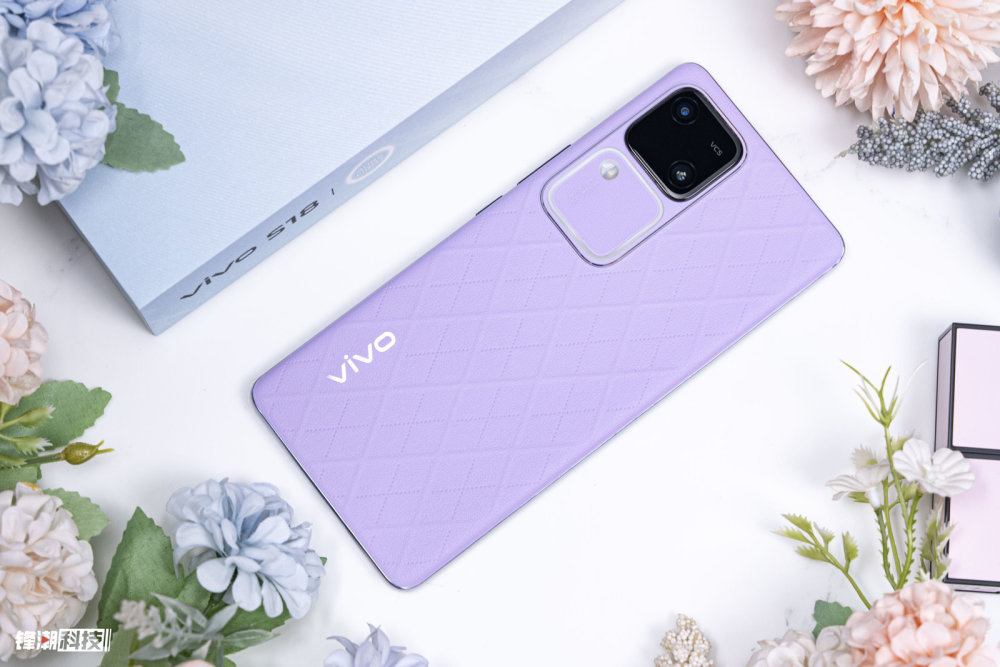 vivo S18菱紫图赏：高级时尚配色，尽显独立绽放的生机