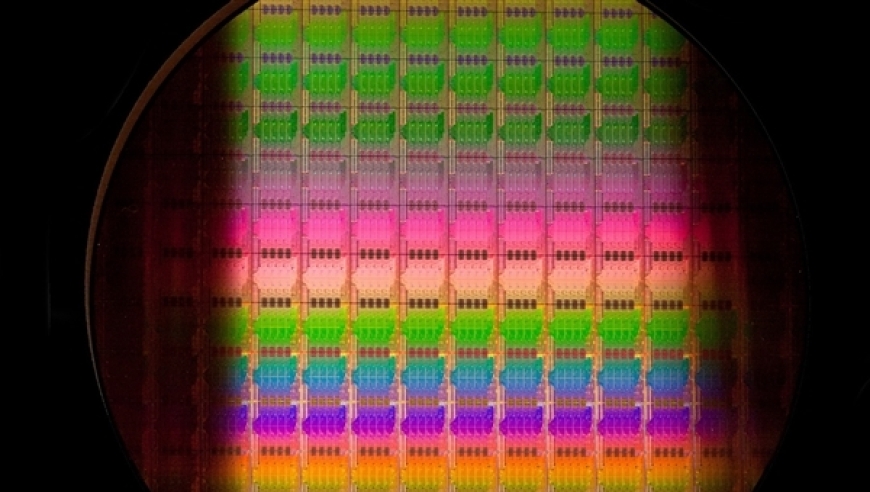 美国芯片心脏受重击：出口亏损57亿美元！Intel三厂受灾