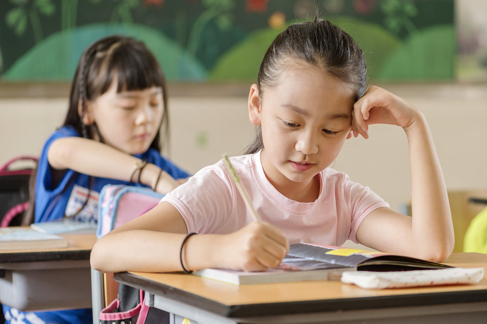 到了初中回头看，凡是能在小学抓住细节的孩子，初中很快脱颖而出