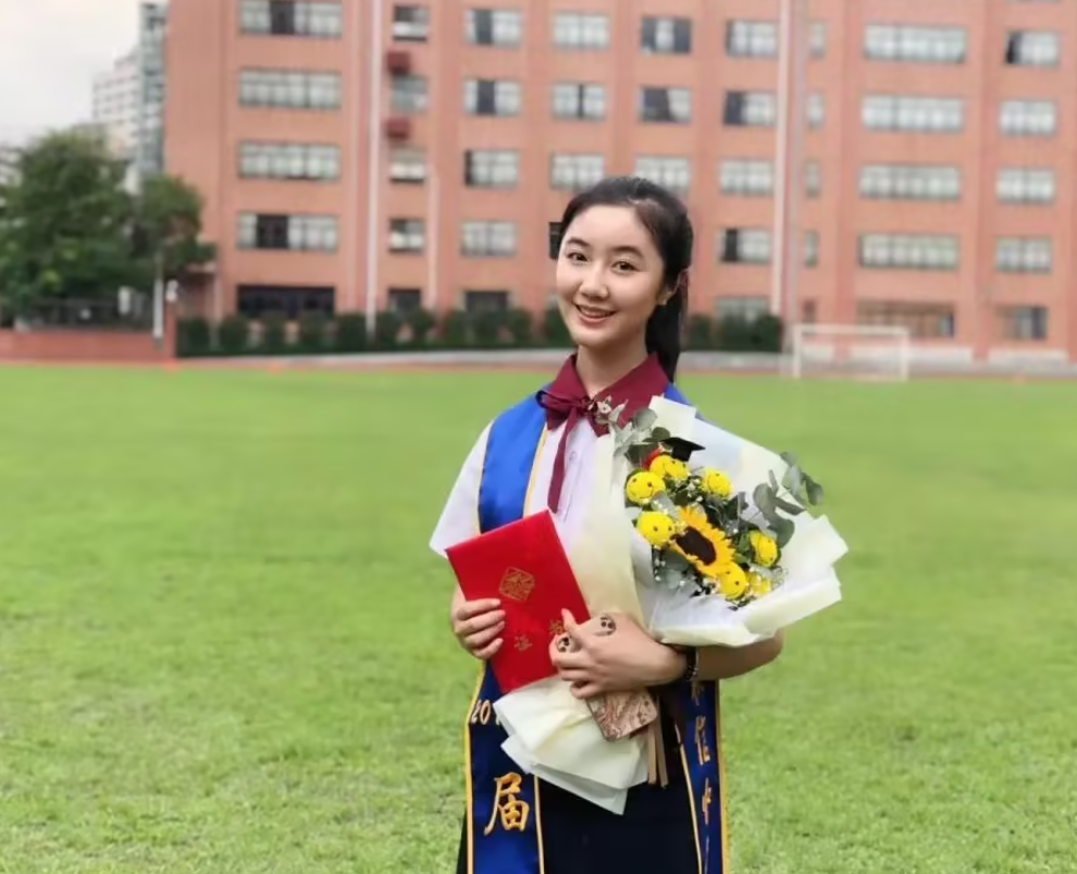 点读机女孩手术成功！历时十二小时，开颅后鼻子插管转特护病房