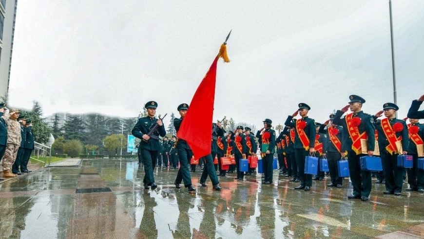 退役现场直击：到！我们牢记自己曾是战士...