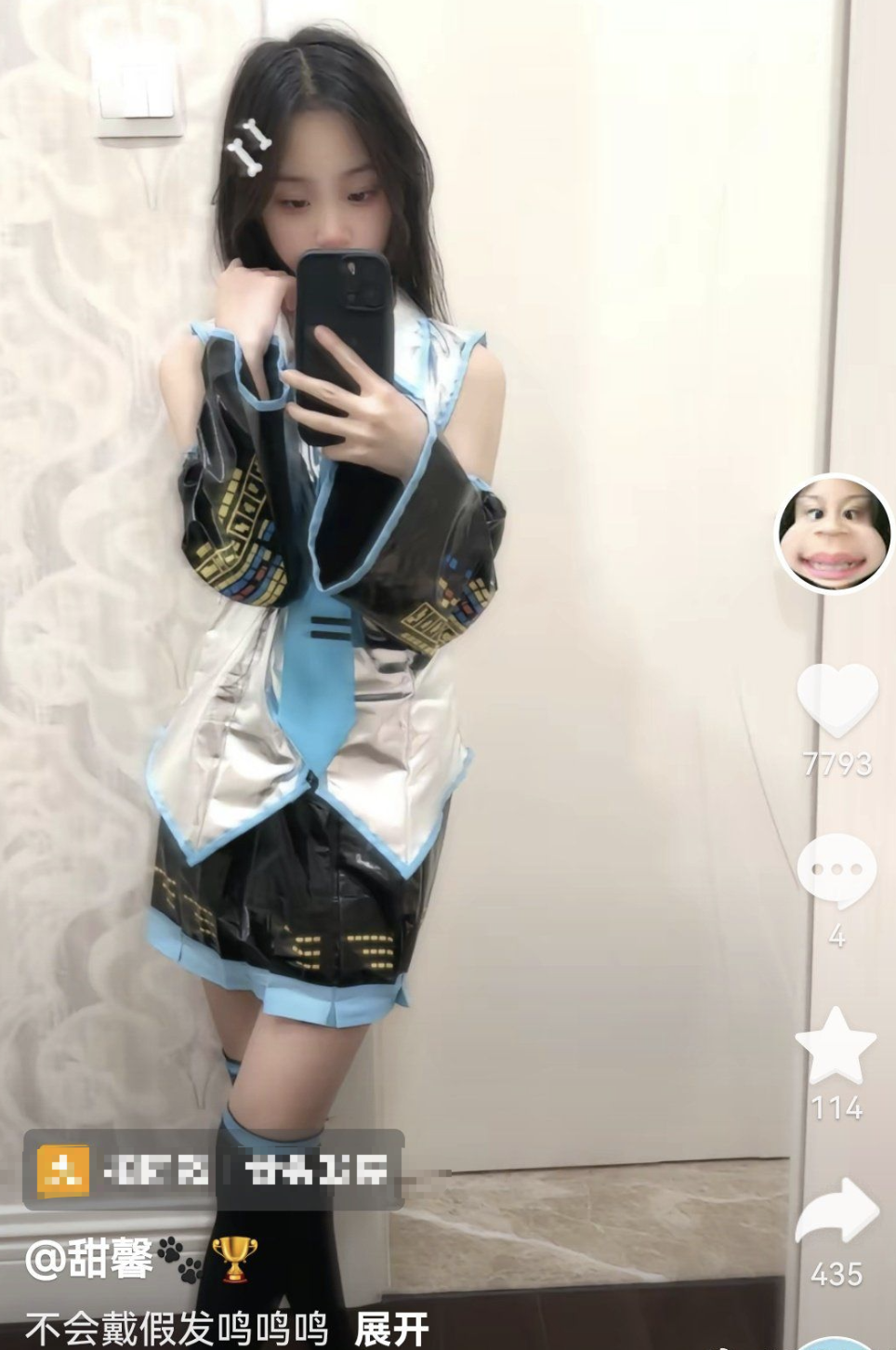 不忍了！李小璐为女儿怒怼网友，教导甜馨：别听世俗的耳语