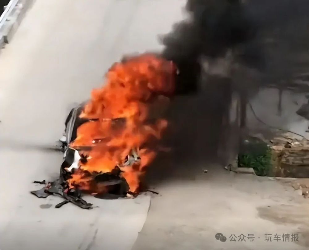 小鹏P7又“火了”！拖车上起火，拖车司机紧急弃车逃命