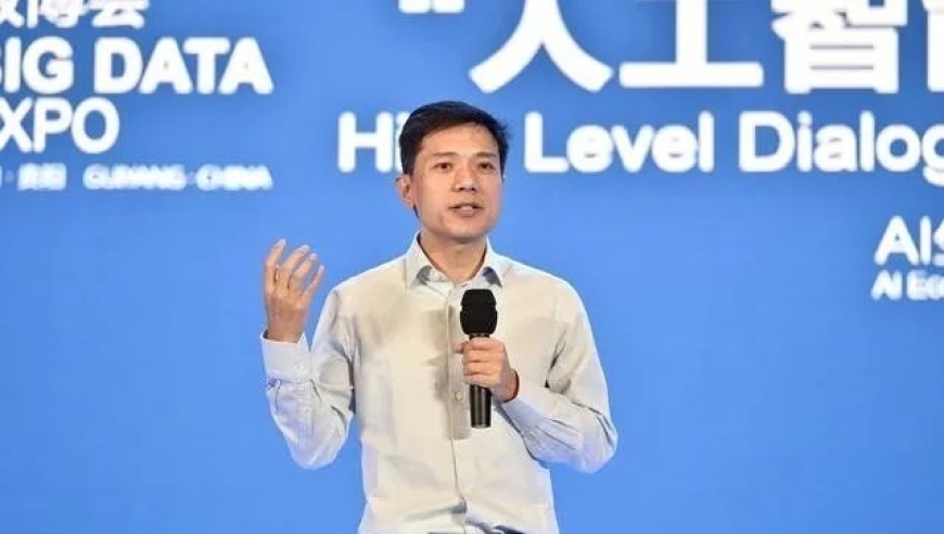 李彦宏：百度AI架构有优势，国产低性能芯片也能高效运行！