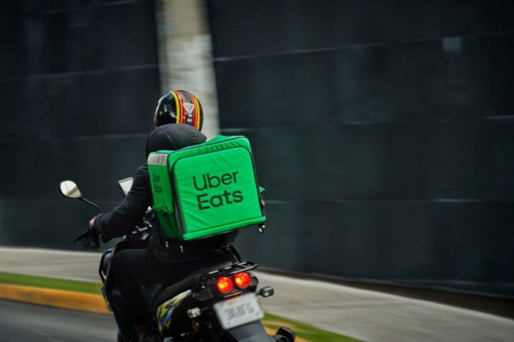 Uber Eats 外卖试水新方案：公园等场所送餐开启位置实时共享