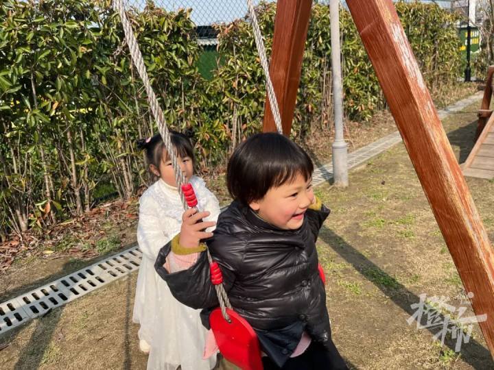 每周一到周五上午，杭州钱塘区这家幼儿园面向街道内婴幼儿开放一小时，让小宝宝有好玩的地方可以安全玩耍！