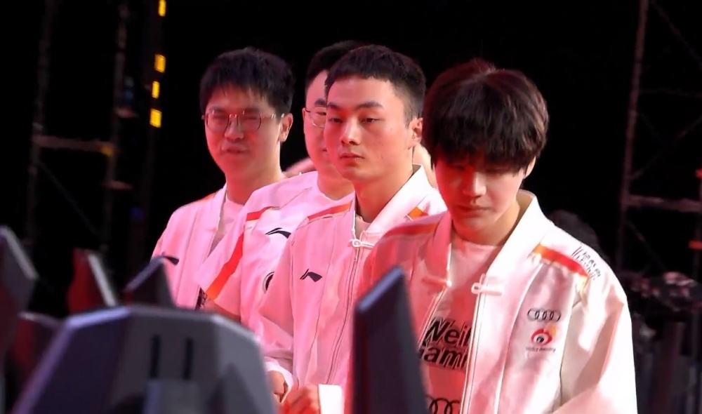 LPL：小虎“恶魔出装”火了，WBG头疼不已，电棍锐评：折中型混子