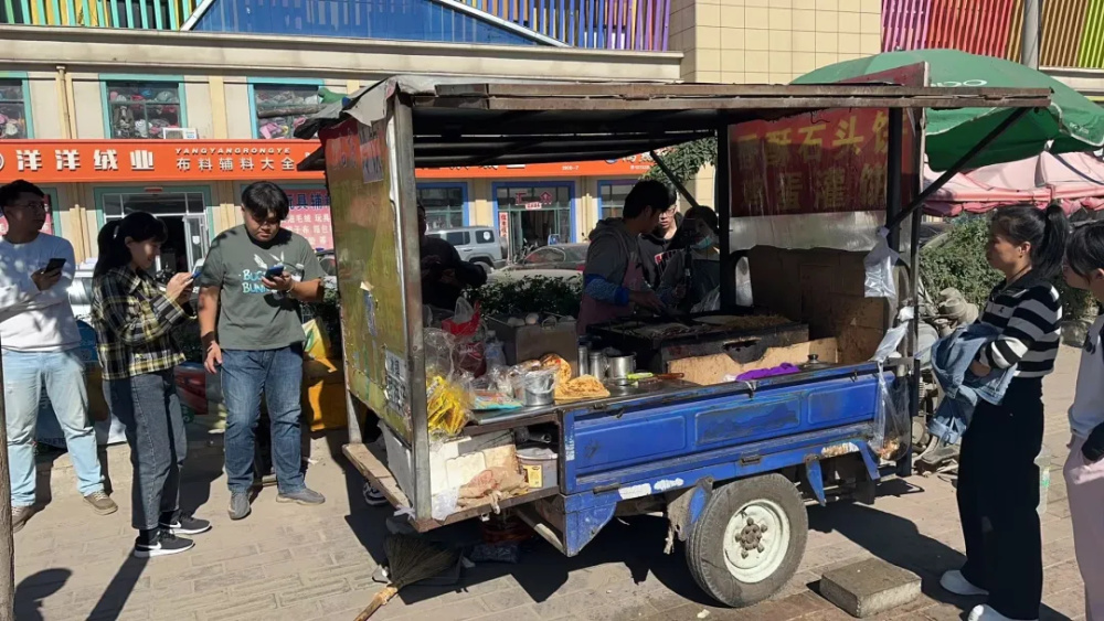 大象夜读｜不带货的粥饼伦痛哭：我43岁了不知道还能干几年