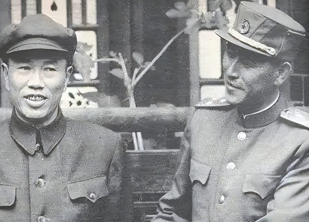 1949年，一士兵看到报纸说这是我父亲，战友不信：他可是兵团司令