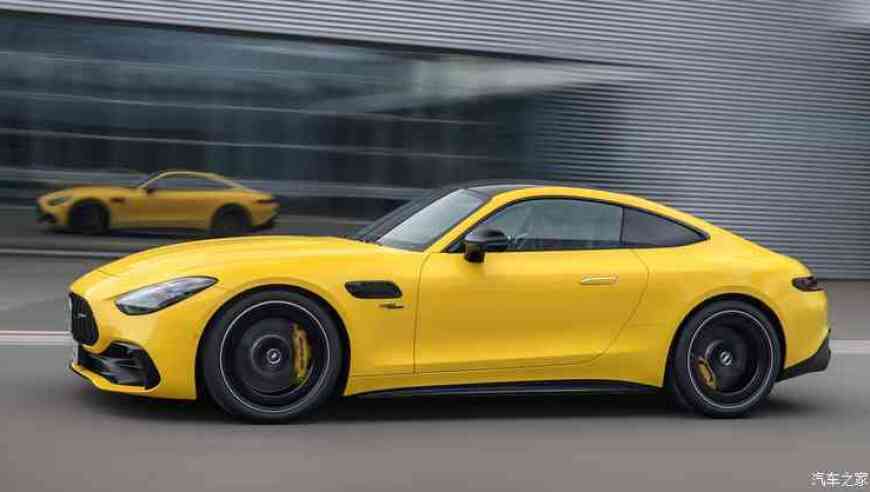 全新AMG GT 43来了，搭载2.0T引擎和48V轻混系统，动力强大，外观时尚。