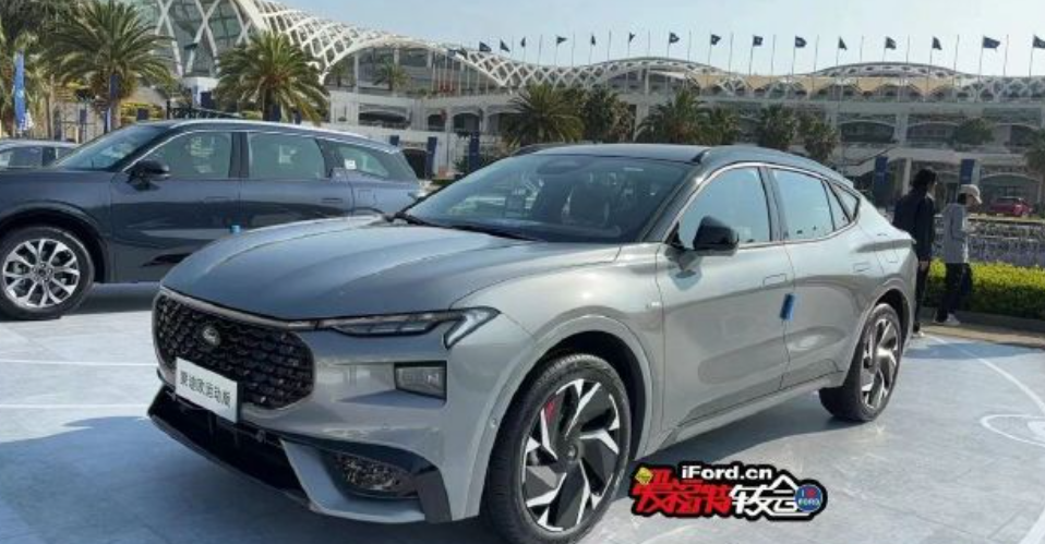 "期待震撼登场！全新福特蒙迪欧SUV：备受瞩目的2.0T混动动力，搭载92号燃油——或仅需10万元左右的购车选择"