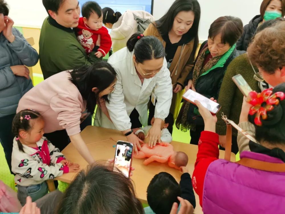 "欢聚普陀：带宝宝的「健康与早教双重福利」，尽享免费游学与科普探索的魅力"