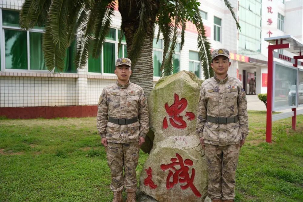 "战功卓著的同年兵提干晋升：连队主官接力一肩挑，成就卓越军事之路"