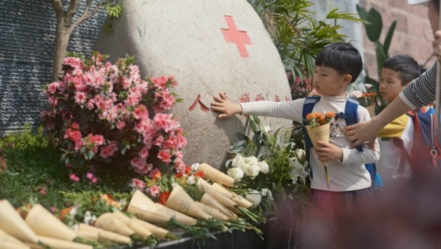 清明祭祖：孩子们沉浸于一场独特生命教育课程，生死感悟与感恩之旅开启