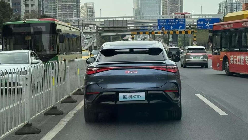 "比亚迪海狮07 EV全球首秀！强如Model Y，续航力不输云端之王"