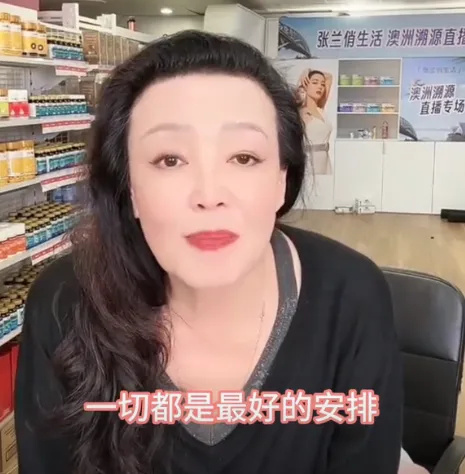 "汪小菲求婚珠宝七千万成功：未婚妻姓名命名酒店品牌，张兰回应爱意与包容性"

1. "亿万宠爱！神秘男子抛掷七千万求婚，揭开隐藏在名下的浪漫情结——揭秘婚恋秘事，羡煞旁人"
2. "张兰喜迎豪门新人，网订豪华婚宴用女房号冠名著名酒店品牌，汪小菲求爱事迹首次曝光"
3. "爱情的传奇路上，汪小菲掷下七千万红包求婚，婚庆酒店用自己未婚妻的名字演绎了独特婚礼宣言"
4. "网传亿万豪情只为藏于婚名背后的不凡行动，堪称娱乐圈浪漫奇遇：张兰为她心爱之人献上豪华婚宴名店"
5. "揭秘汪小菲与张兰的浪漫故事：珠宝之约七千万真爱见证，宾客入住知名酒店以其新娘名字命名"

以上标题突出了男方财富豪情、主题细节及女方婚前准备等方面的关键信息，既能概括文章的主要，又能在不同的语境中表达出不同的情感色彩和吸引力。