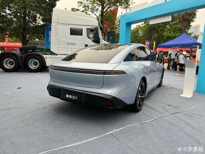 "东风风行全新旗舰轿车——星海S7震撼发布：预售开启，13万至20万元价格区间明确！"