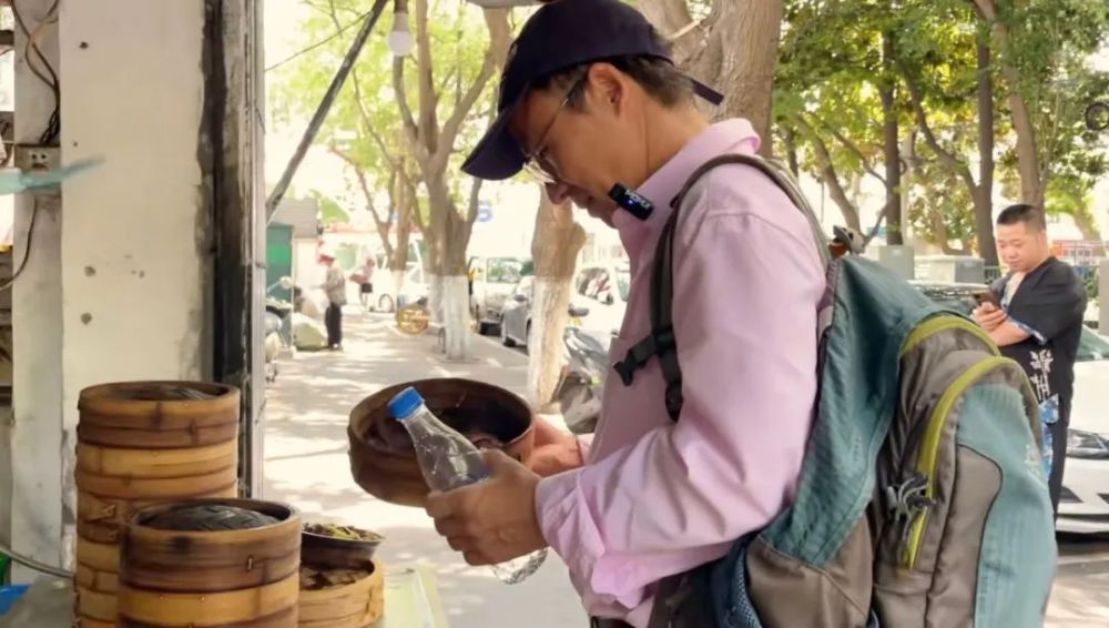 "资深学者跨界与突围：揭秘一位考古学教授的深度研究之旅"