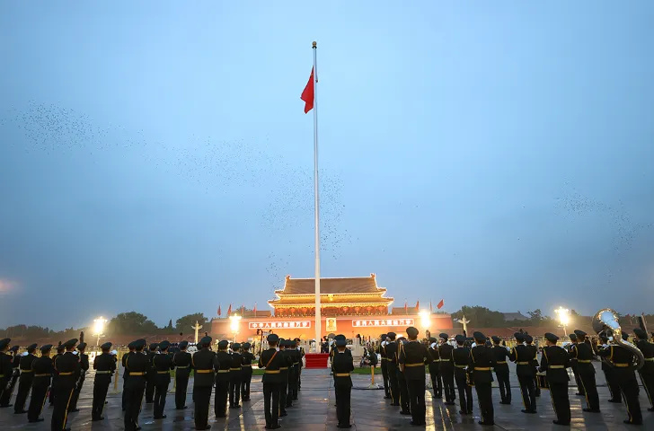 "清明五一假期人气旺盛？盘点适合亲子游的热门景点，教你如何避开人群的高峰"