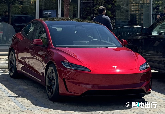 "小米SU7为何提前订？特斯拉Model 3高性能版实际样貌解析，惊喜新增配件"