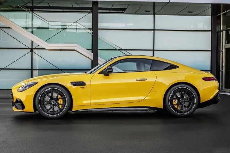 "平替保时捷911？AMG GT 43将迎低价，未来购车选择再升级！"