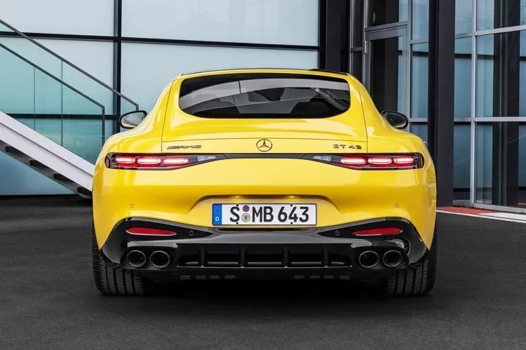 "平替保时捷911？AMG GT 43将迎低价，未来购车选择再升级！"