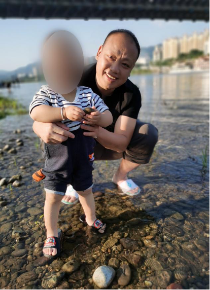 "10岁小孩的一句话，惊呆了警察：叔叔，您能告诉我这是为什么吗？"