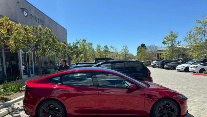 Model 3高性能版曝光：突破百公里加速，颠覆性能与续航标准