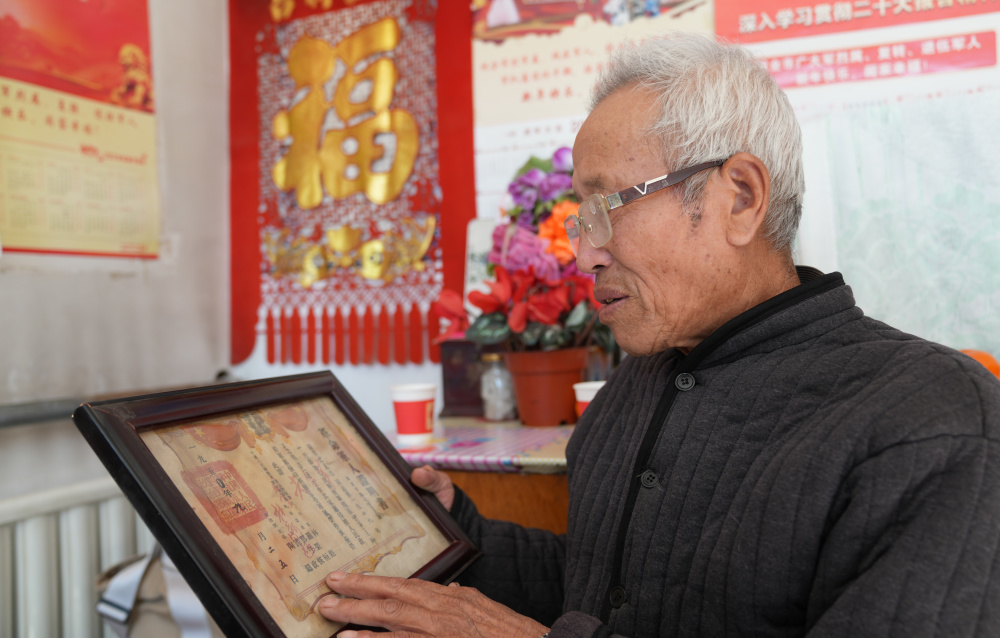 "从烽火岁月到科技发展：致敬跨越73年的历史时刻——中国故事 | 跨越73年的祭奠"