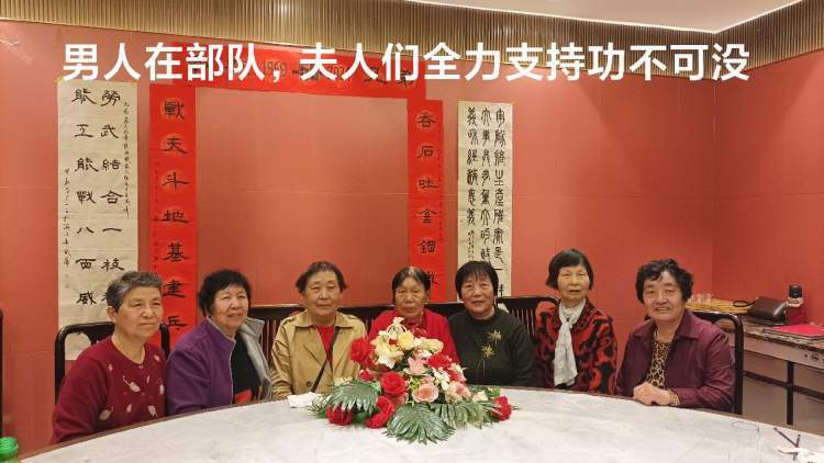 "回顾辉煌历程：纪念中国人民解放军入伍55周年，展望未来征途"