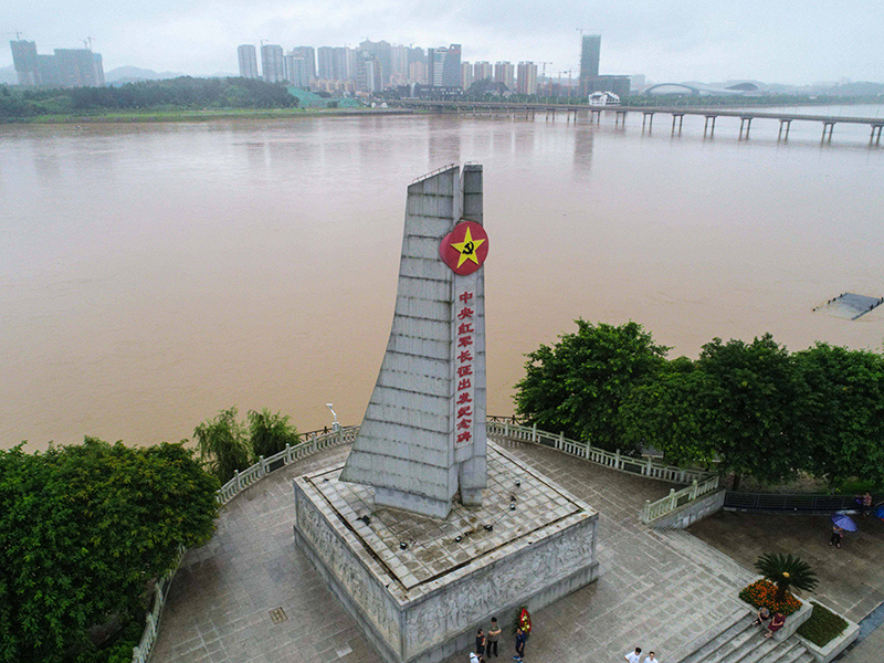 "纪念母亲河，习近平深情讲述家国永念：踏上红色土地与我们共同回顾历史"