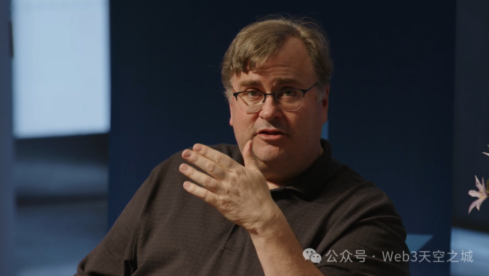 "硅谷大神Reid Hoffman：AI取代不了人类，懂得如何运用AI的人才更具竞争力"