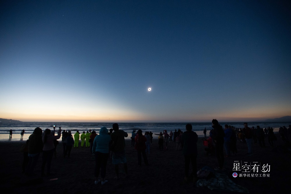 "2021年度唯一的日全食，锁定星空，等待你的独特发现"