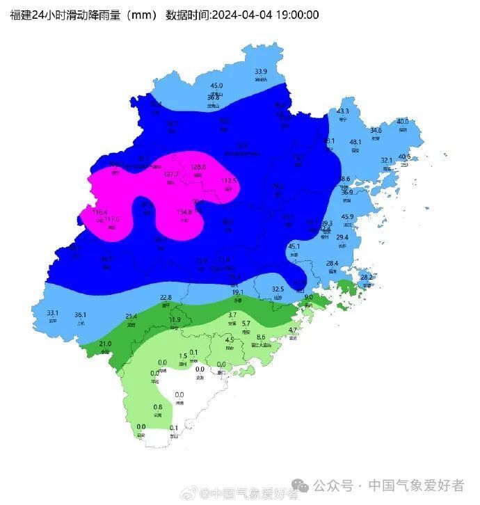 "骤雨突至，两广福建遭受狂风暴雨冰雹袭击，华南提前入汛，北方干燥需做好准备！"