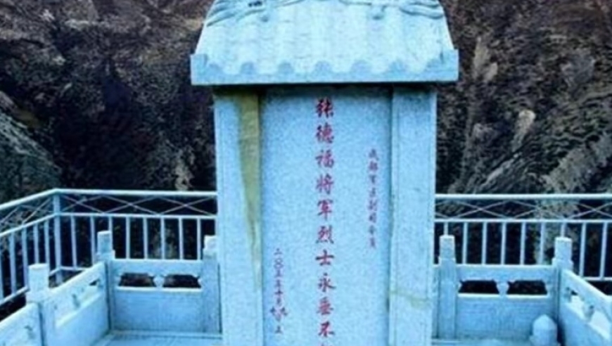 1991年：成都军区副司令员遇空难，两位中将被免职的消息引发关注