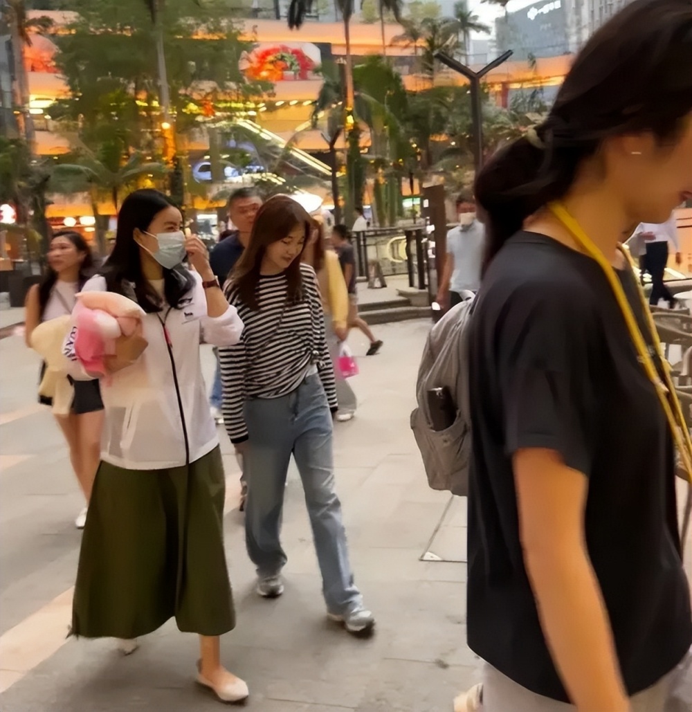 "郭晶晶接地气，海清素颜现真容，杨洋陈楚生奢华掩饰不了"