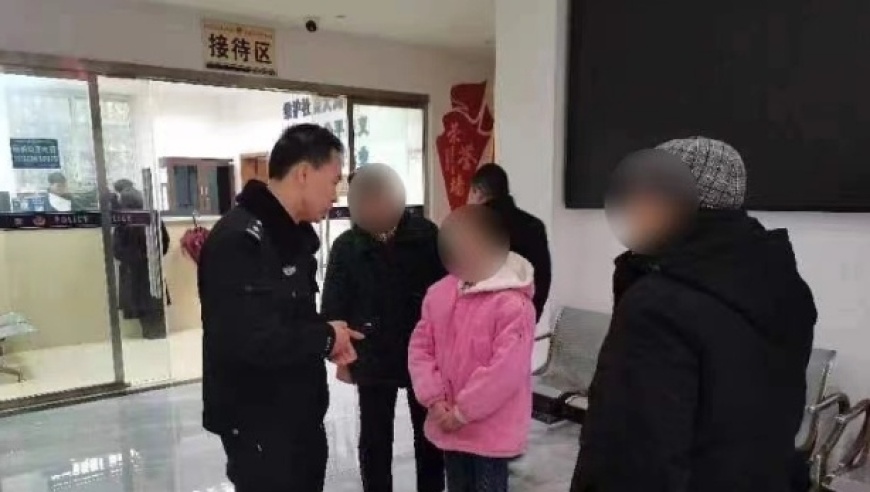 少女沉迷网络游戏，以外婆看病钱充值购买游戏道具，警方成功挽回经济损失达1.7万元。