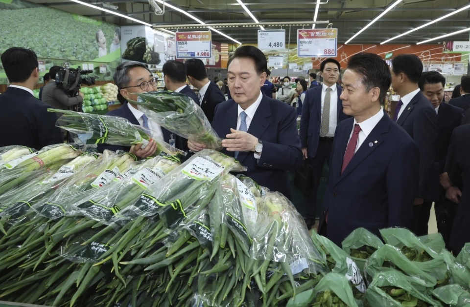 "韩国：众声喧哗的第22届国会选举：候选人在背后策划各种策略"