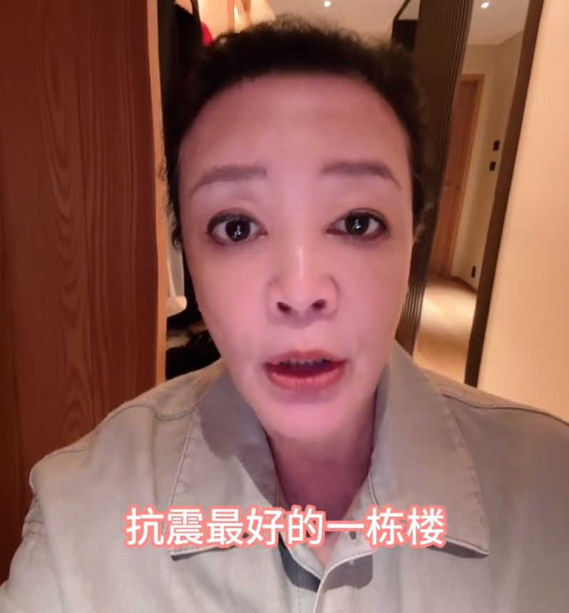 "杰出的网络以惊人毅力瘦下28斤，成功打造网络时尚达人形象，还拥有一家极具影响力的韩国新开业实体店！"