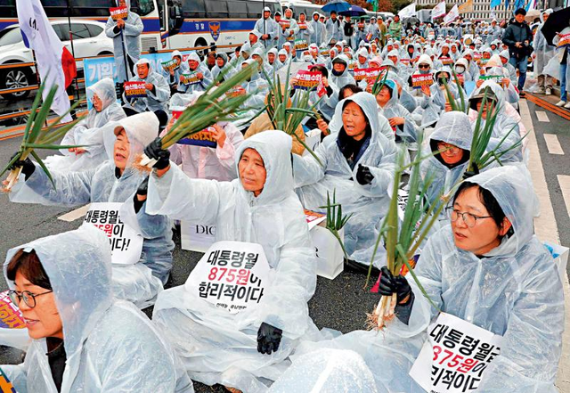 "尹锡悦出人意料赢得韩国国会选举，形势严峻，尹锡悦需要寻找出路"