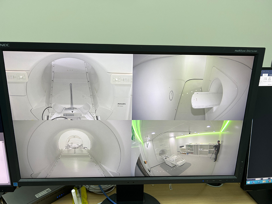 "上海首台磁共振加速器投入使用，将显著提升癌症诊疗水平，精确灭杀肿瘤"