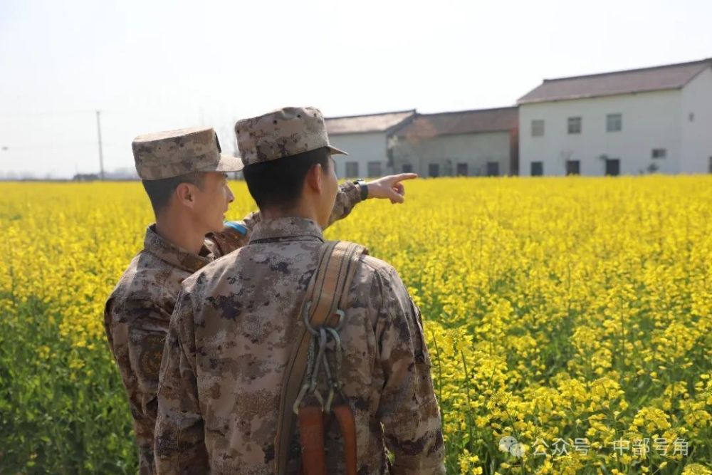 "鹰击长空，一路追踪着空军的春季巡逻行动——跟随他们踏上神秘的‘上春山’之旅"